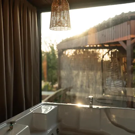 Hotel Mandalin Glamping *